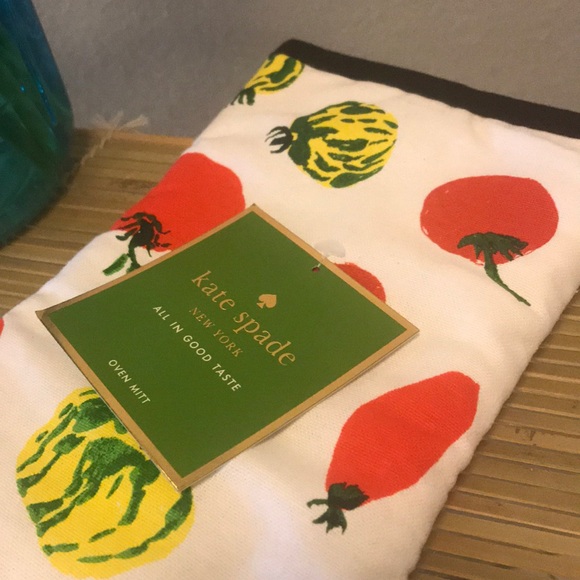 🍅♠️ Kate Spade Oven Mitt - Picture 2 of 4